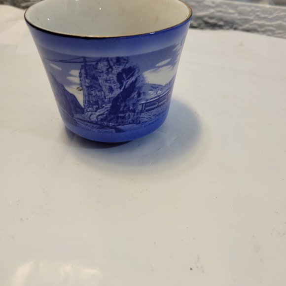 Colorful Colorado coffee/tea/cup and plate -- ITEM #749 - Picture 2 of 9